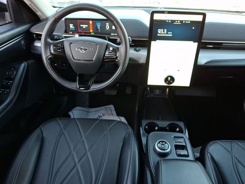 Used 2023 Ford Mustang Mach-E Select image 12