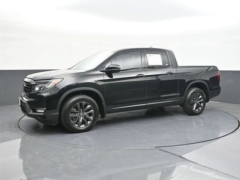 Used 2023 Honda Ridgeline Sport image 7