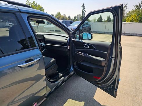 New 2027 Kia Carnival SX w/ Dark Edition Package FWD image 32