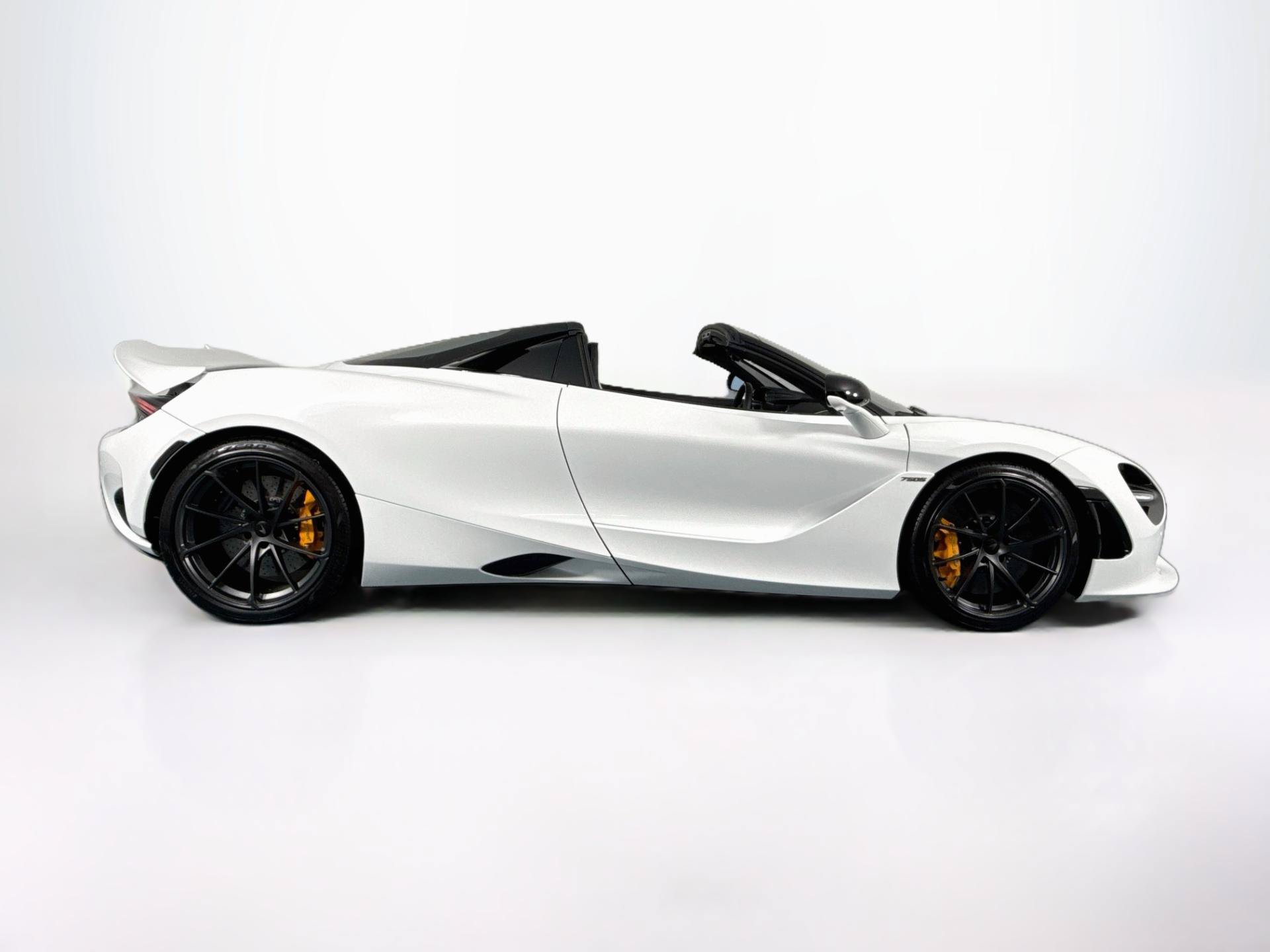 Used 2024 McLaren 750S Spider RWD image 4