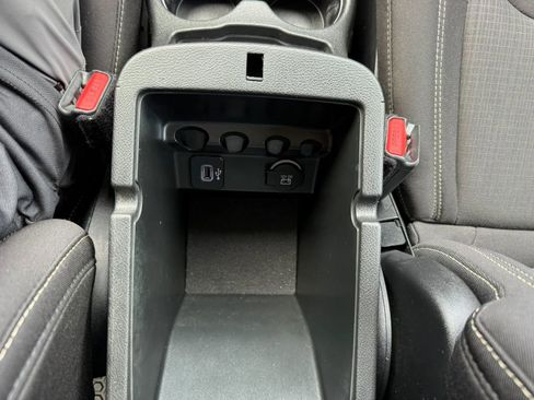 Used 2015 Jeep Cherokee Latitude w/ Cold Weather Group AWD/4WD image 36