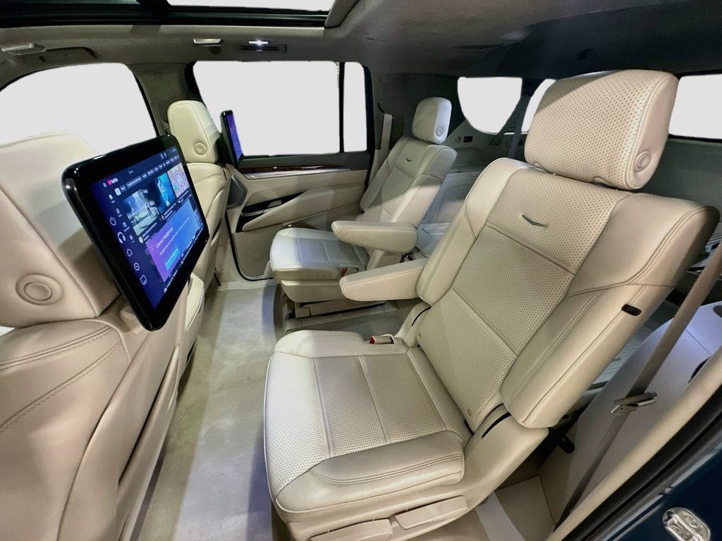 Used 2025 Cadillac Escalade ESV Sport Platinum AWD/4WD image 25