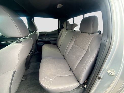 Used 2016 Toyota Tacoma TRD Sport w/ Premium & Technology Package RWD image 27