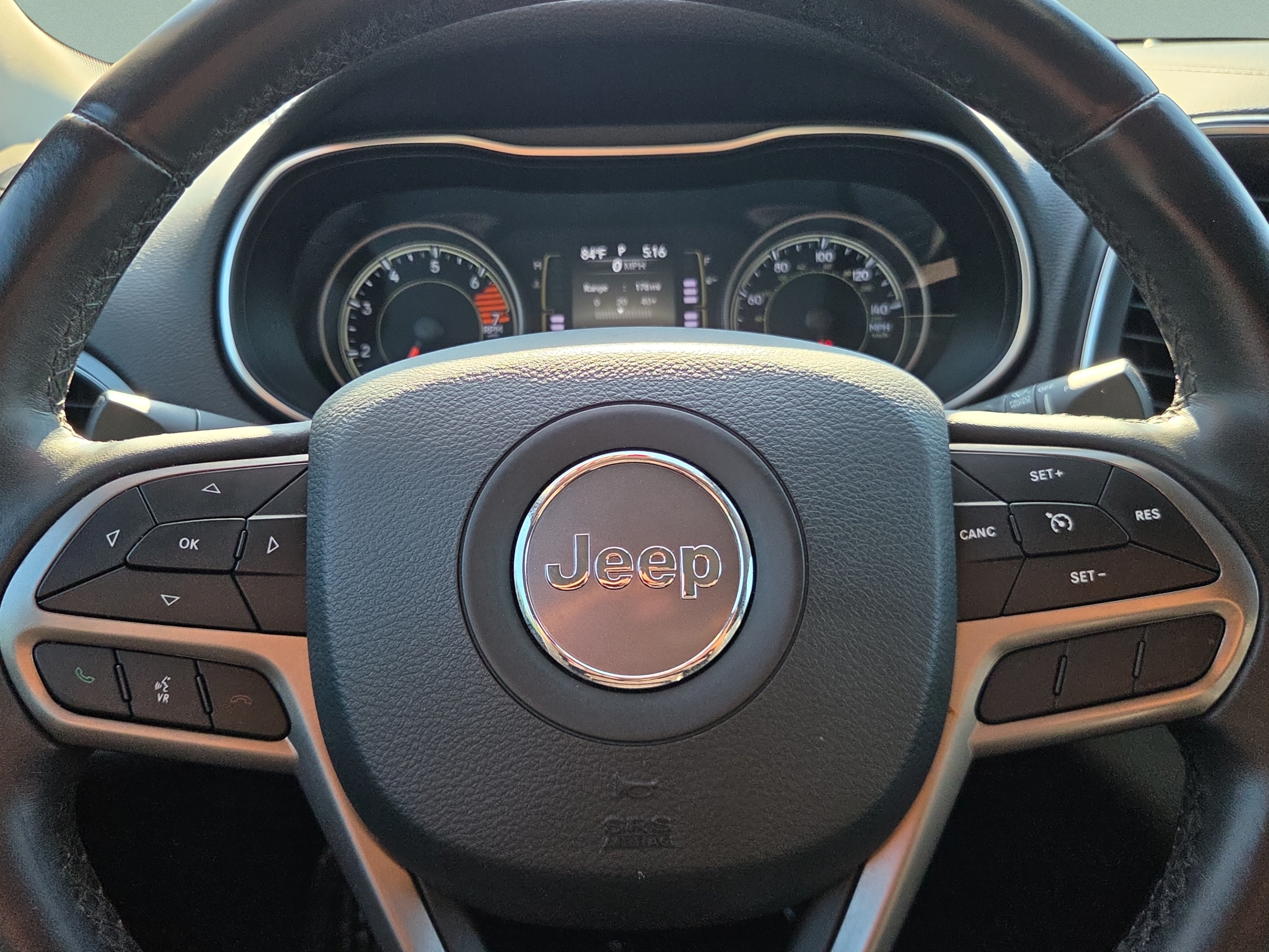 Used 2019 Jeep Cherokee Latitude Plus FWD image 23
