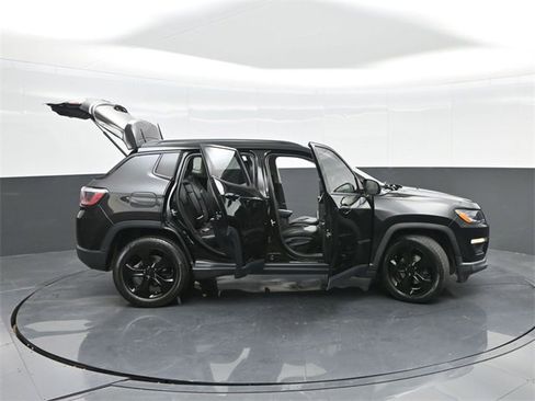 Used 2018 Jeep Compass Altitude image 57