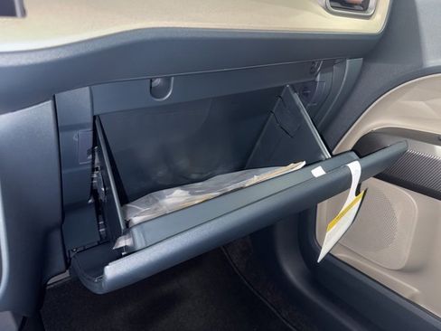 New 2025 Ford Maverick Lariat w/ 4K Tow Package image 32