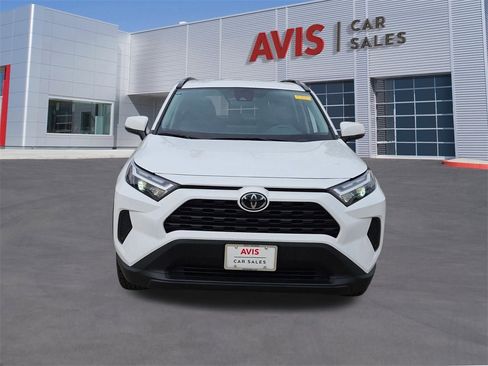 Used 2025 Toyota RAV4 XLE image 10
