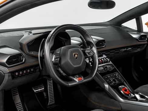 Used 2015 Lamborghini Huracan LP 610-4 image 12