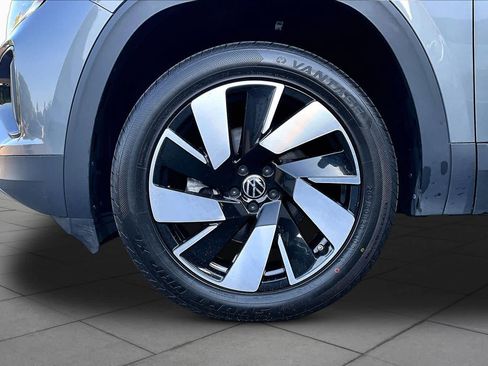 Used 2025 Volkswagen Atlas Cross Sport SE FWD image 11