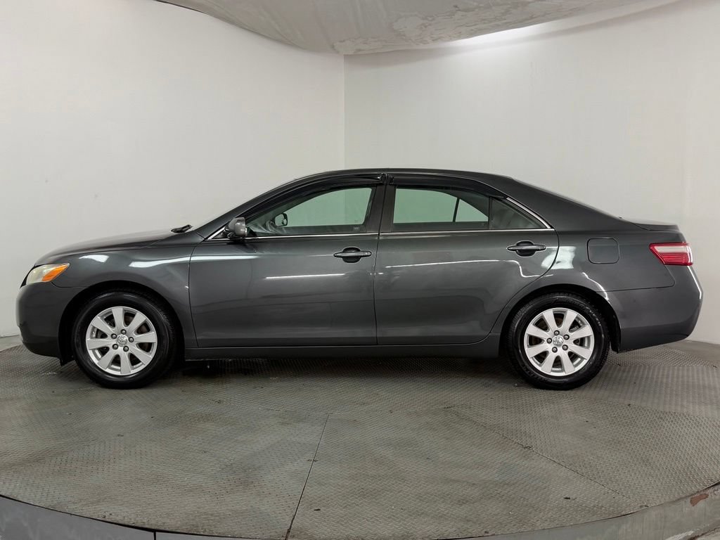 Used 2009 Toyota Camry SE FWD image 4