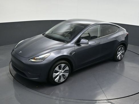 Used 2023 Tesla Model Y Long Range AWD/4WD image 14
