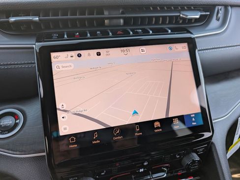 New 2025 Jeep Grand Cherokee Limited w/ Black Appearance Package image 22