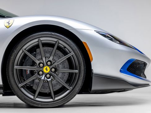 Used 2023 Ferrari 296 GTS image 19