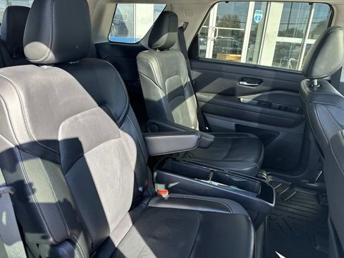 Used 2022 Nissan Pathfinder SL w/ SL Premium Package image 10