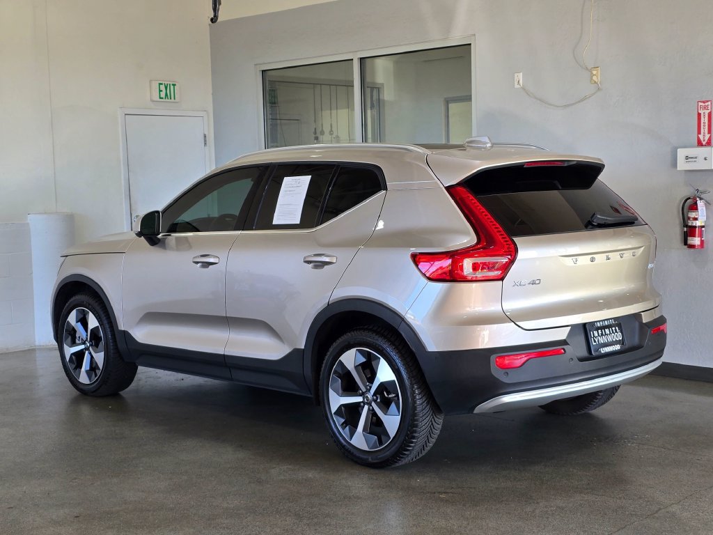 Used 2023 Volvo XC40 B5 Ultimate w/ Protection Package Premier AWD/4WD image 6
