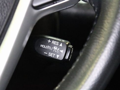 Used 2020 Toyota Sienna SE Premium w/ Nightshade Edition FWD image 15