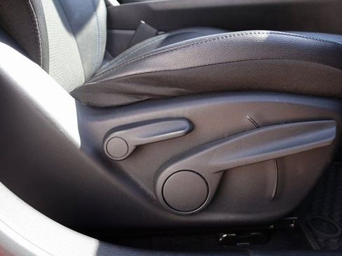 Used 2025 Jeep Compass Latitude w/ Sun & Sound Group image 9