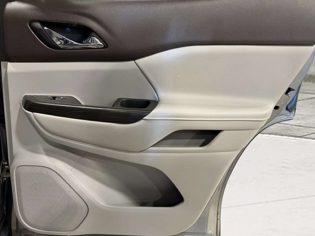 Used 2019 GMC Acadia SLT FWD image 26