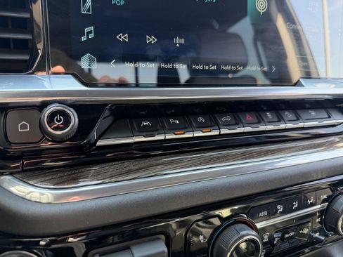 Used 2023 Chevrolet Silverado 1500 LT Trail Boss w/ Convenience Package II image 42