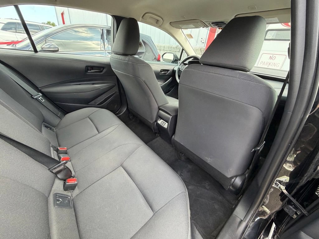 Used 2025 Toyota Corolla LE FWD image 36