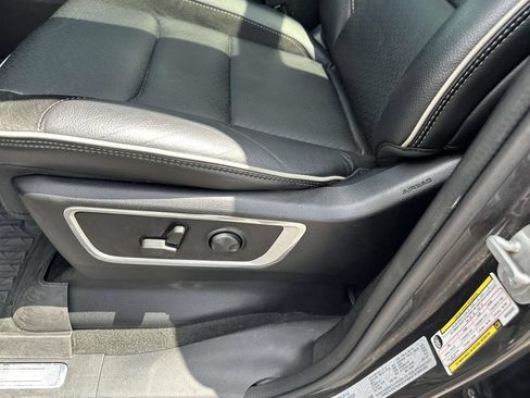 Used 2022 RAM 1500 Laramie AWD/4WD image 22