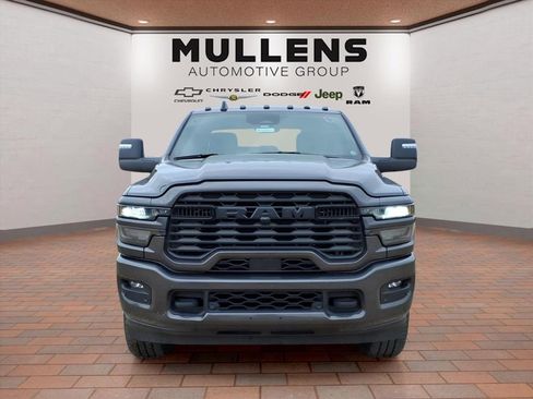 Used 2025 RAM 2500 Big Horn AWD/4WD image 2