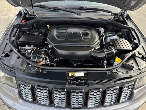 Used 2020 Jeep Grand Cherokee Altitude image 25