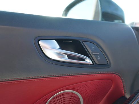 Used 2011 Audi R8 V10 image 21