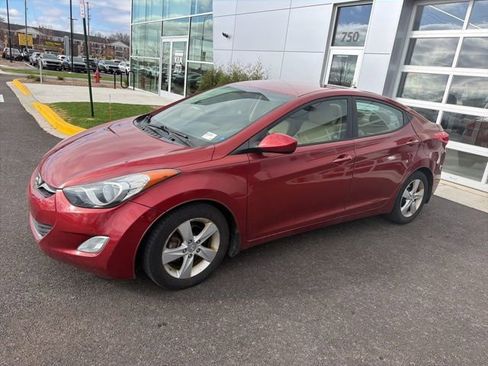 Used 2013 Hyundai Elantra GLS w/ Preferred Pkg image 5