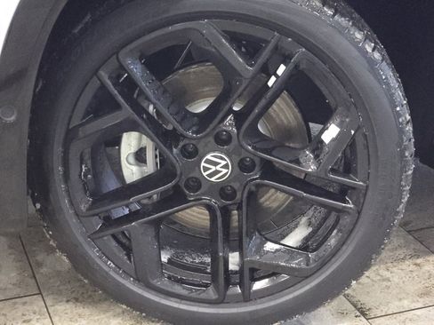 New 2026 Volkswagen Tiguan SE R-Line image 8