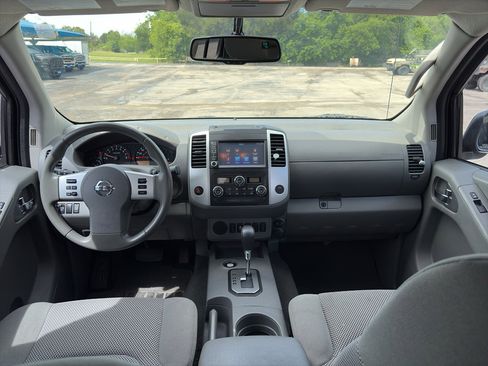 Used 2021 Nissan Frontier SV RWD image 17