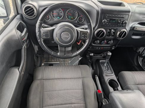 Used 2012 Jeep Wrangler Unlimited Sport AWD/4WD image 7