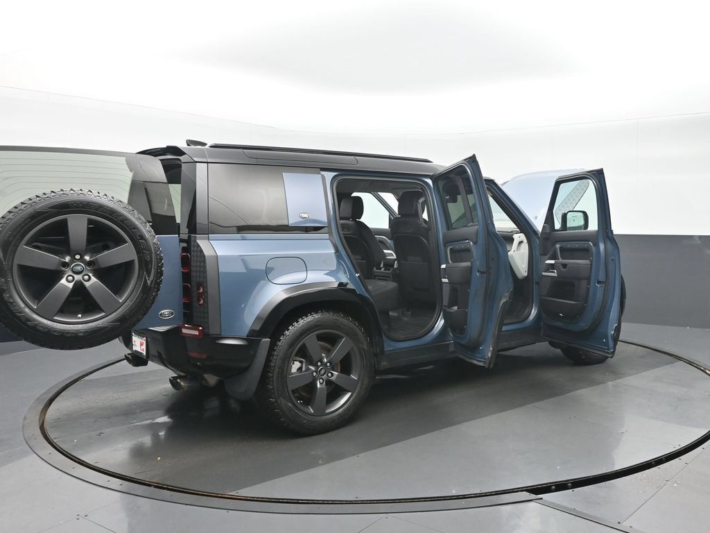 Used 2020 Land Rover Defender 110 SE AWD/4WD image 39