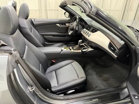 Used 2011 BMW Z4 sDrive30i RWD image 11