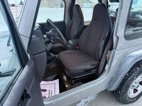 Used 2000 Jeep Wrangler Sport image 14
