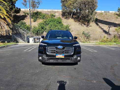 Used 2026 Subaru Outback Premium AWD/4WD image 2