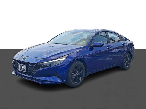 Used 2023 Hyundai Elantra SEL FWD image 3