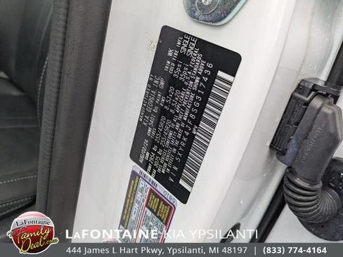 Certified 2025 Kia Sorento SX FWD image 35