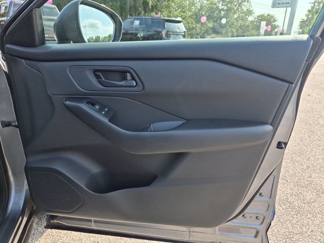 Used 2024 Nissan Rogue S AWD/4WD image 32