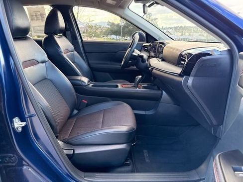 Used 2025 Nissan Kicks SR AWD/4WD image 30