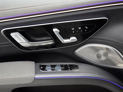 Used 2023 Mercedes-Benz EQS 580 4MATIC SUV image 22