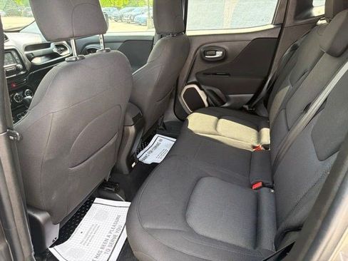 Used 2017 Jeep Renegade Latitude w/ Popular Equipment Group AWD/4WD image 15