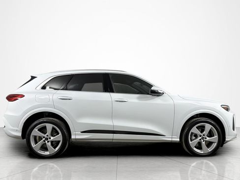 Used 2025 Audi Q5 Premium Plus w/ Premium Plus AWD/4WD image 6