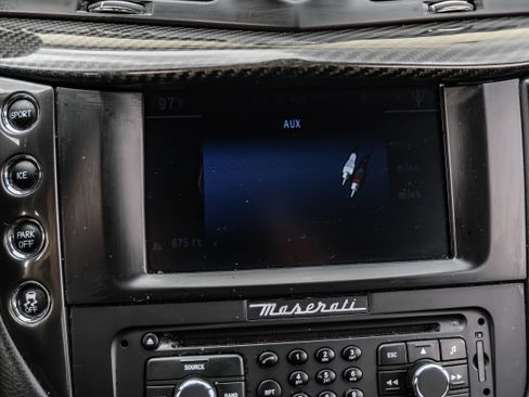 Used 2015 Maserati GranTurismo Sport RWD image 28