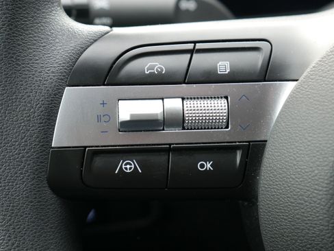 Used 2025 Hyundai Santa Cruz SE image 22