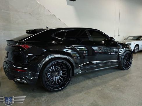 Used 2023 Lamborghini Urus Performante image 5