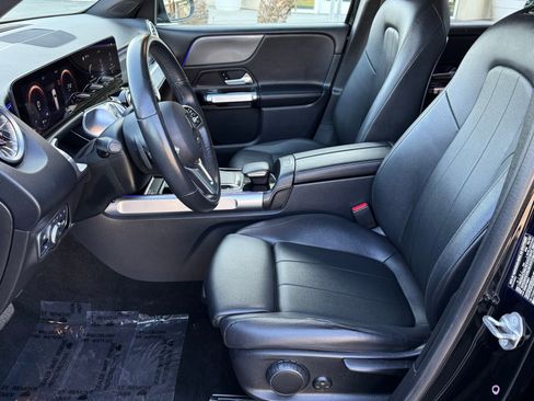 Used 2022 Mercedes-Benz GLB 250 4MATIC image 21