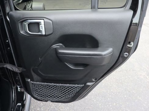Used 2019 Jeep Wrangler Unlimited Sport S AWD/4WD image 25