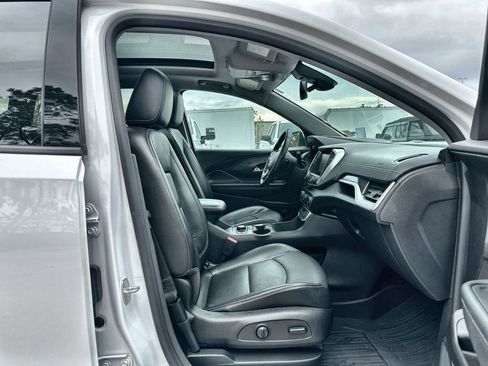 Certified 2024 GMC Terrain SLT w/ Infotainment Package II image 28