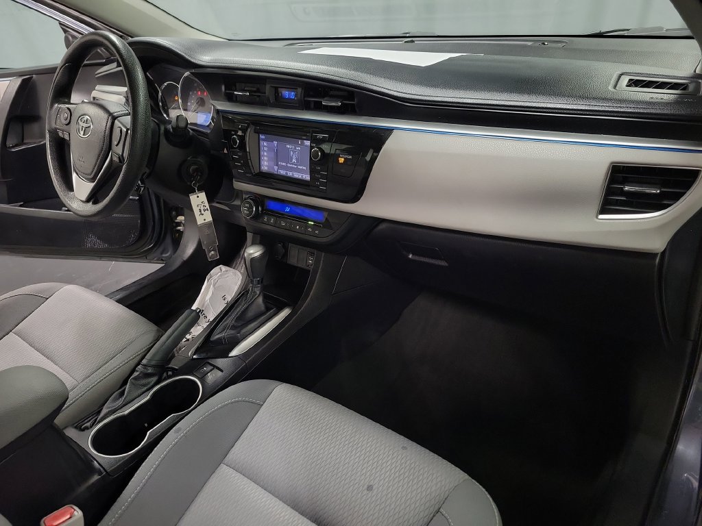 Used 2014 Toyota Corolla LE FWD image 29